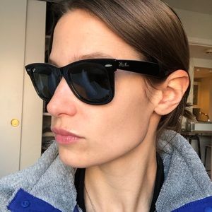 Black Ray Ban Sunglasses w blue inside